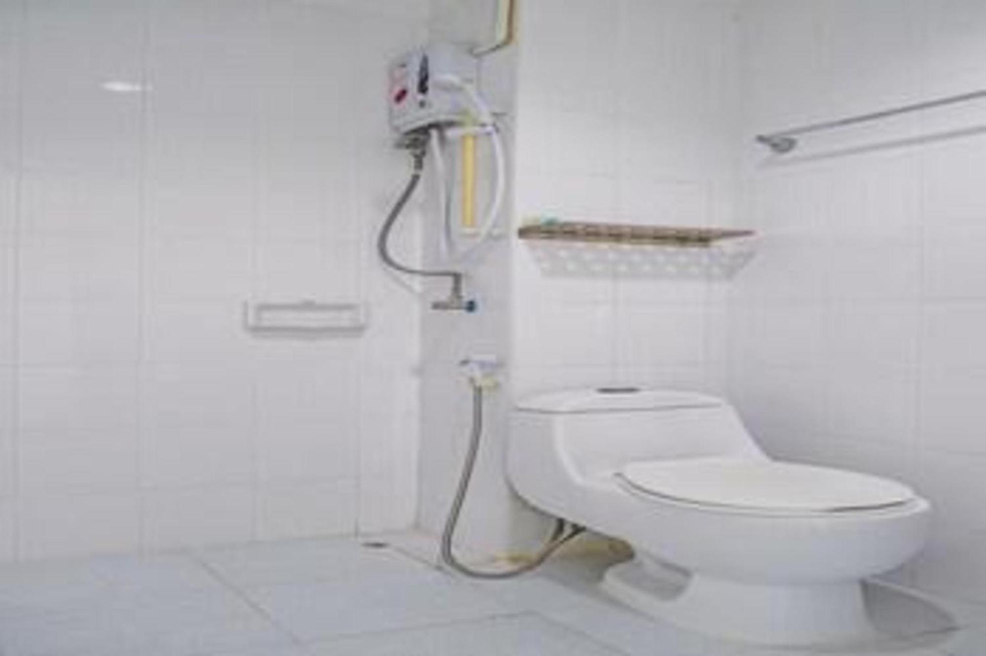 Super Oyo 498 Ladawan Villa Bangkok Ngoại thất bức ảnh