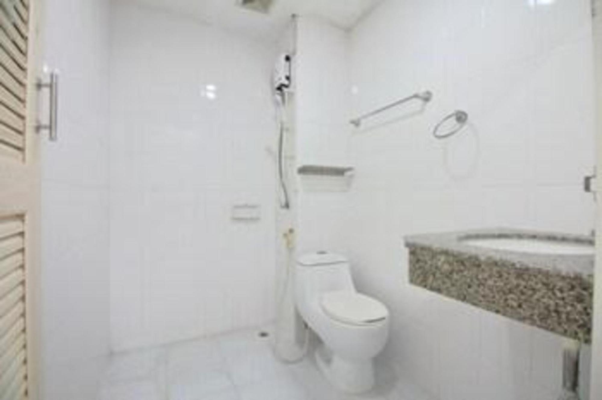 Super Oyo 498 Ladawan Villa Bangkok Ngoại thất bức ảnh