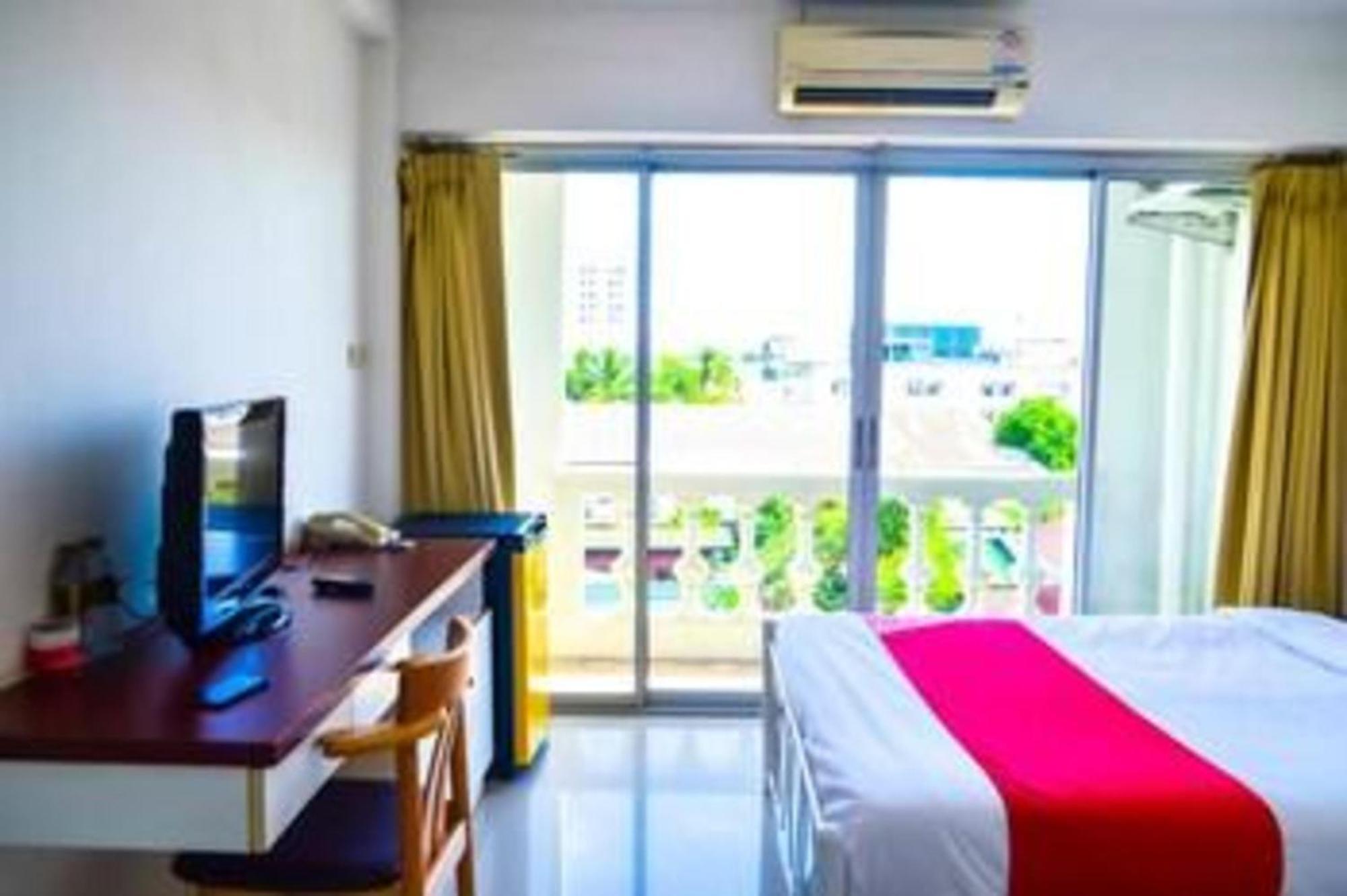 Super Oyo 498 Ladawan Villa Bangkok Ngoại thất bức ảnh
