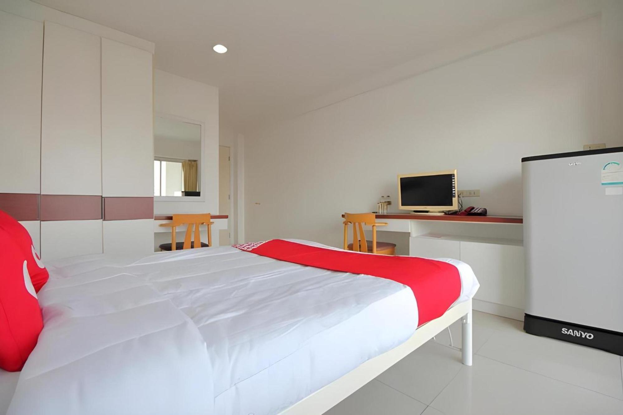 Super Oyo 498 Ladawan Villa Bangkok Ngoại thất bức ảnh