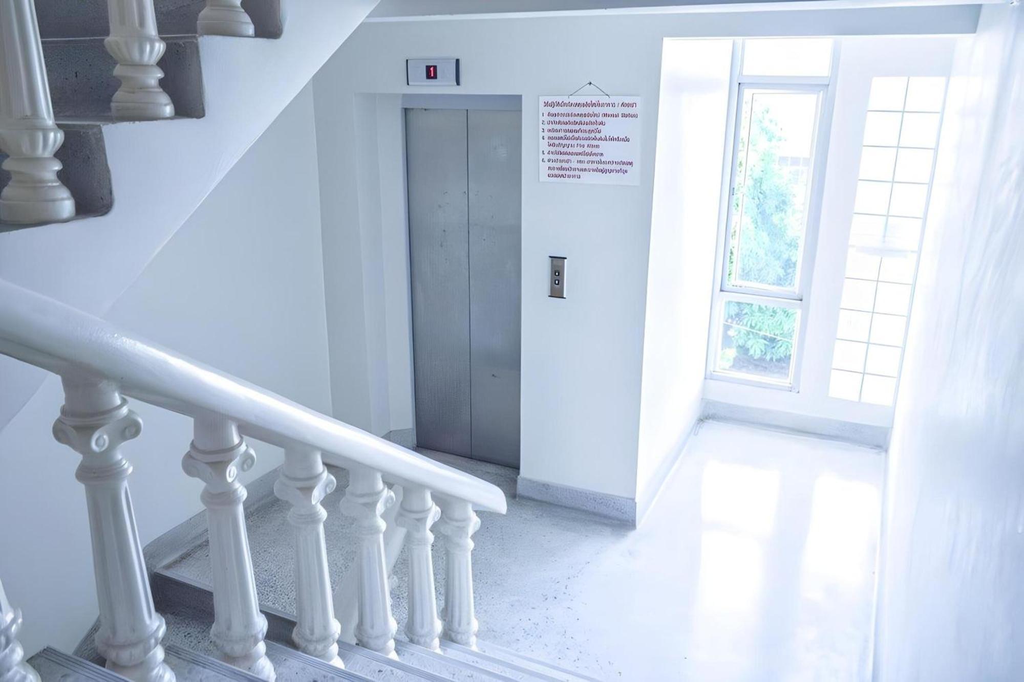 Super Oyo 498 Ladawan Villa Bangkok Ngoại thất bức ảnh