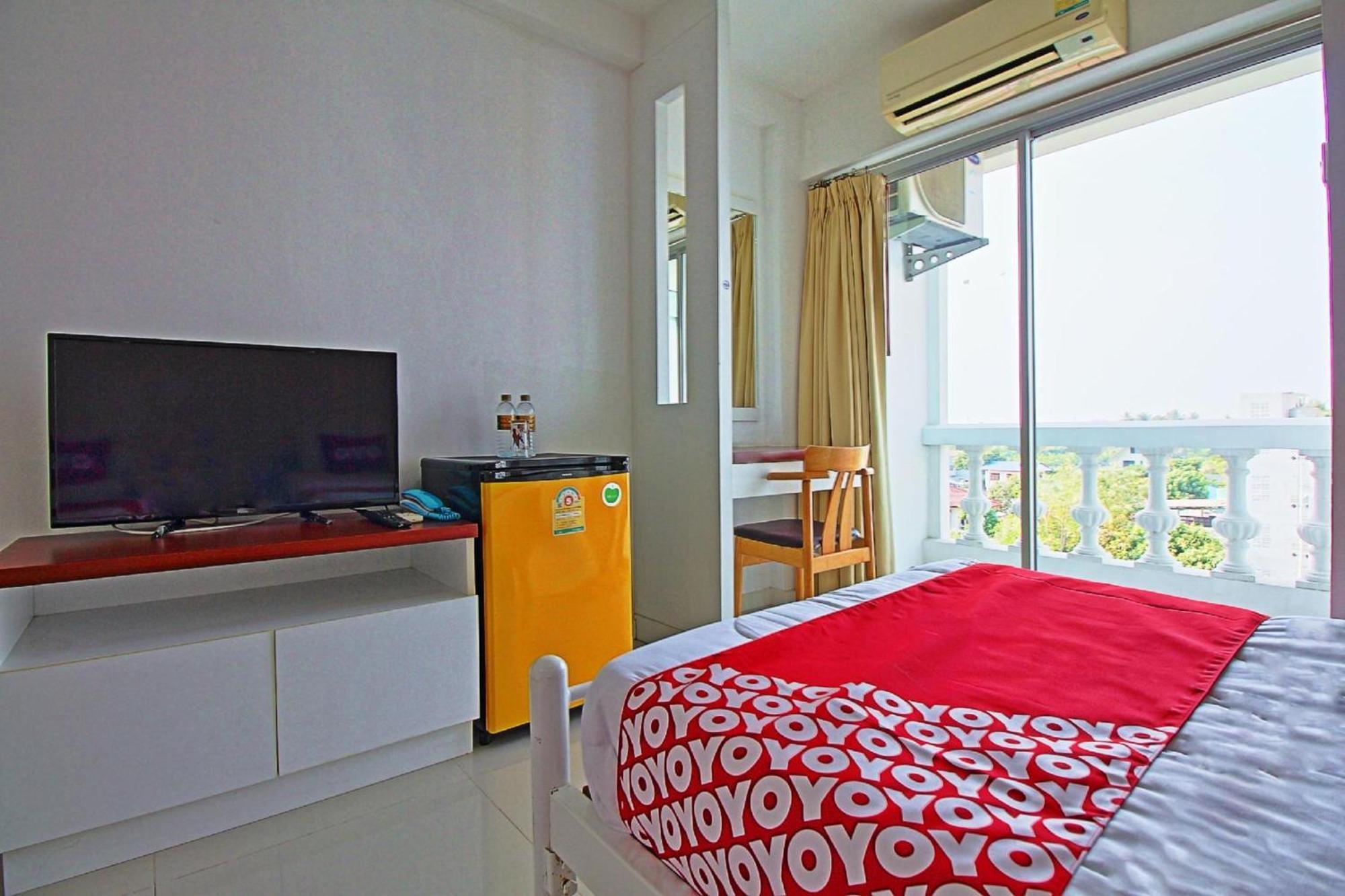 Super Oyo 498 Ladawan Villa Bangkok Ngoại thất bức ảnh