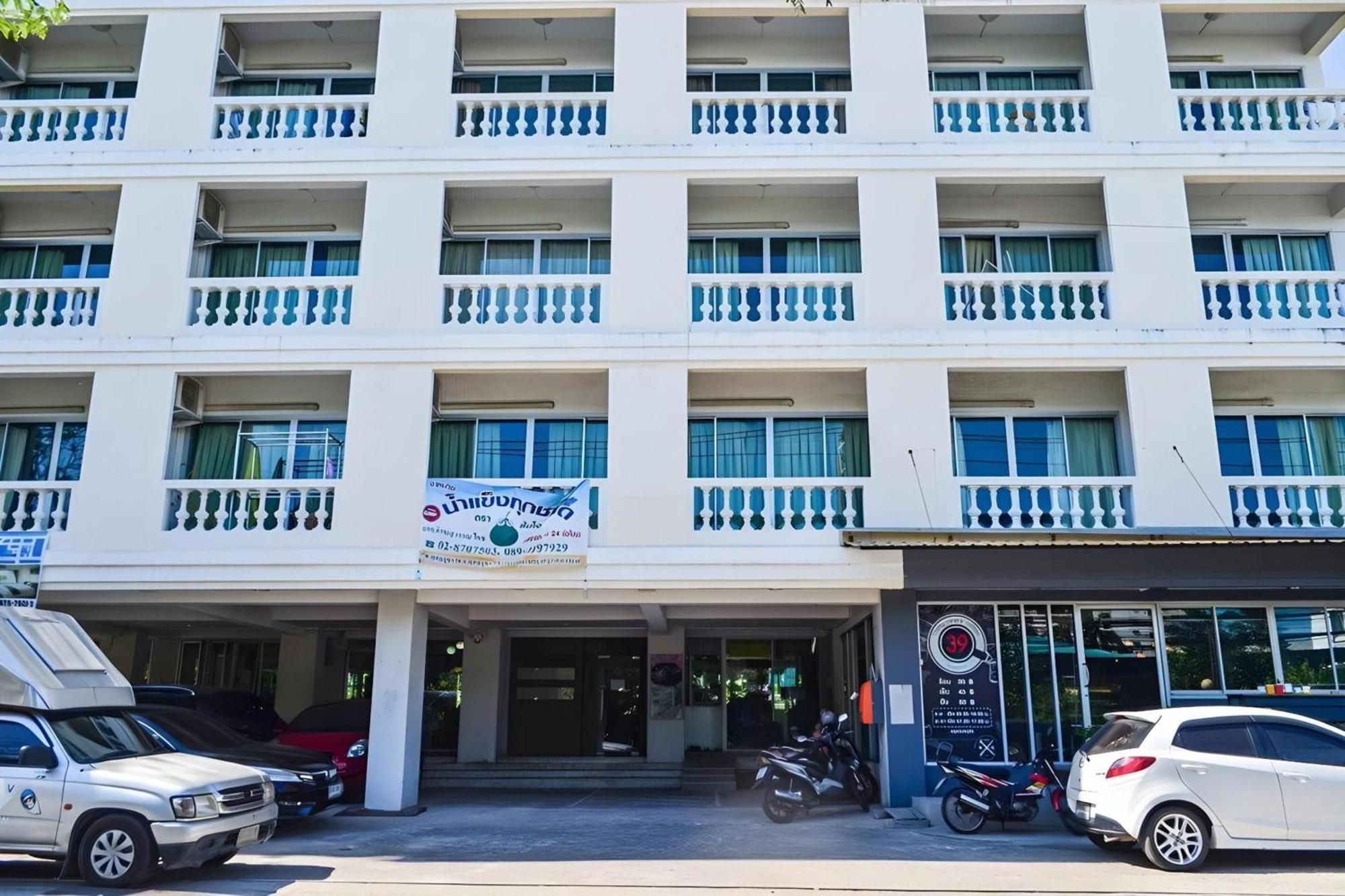 Super Oyo 498 Ladawan Villa Bangkok Ngoại thất bức ảnh