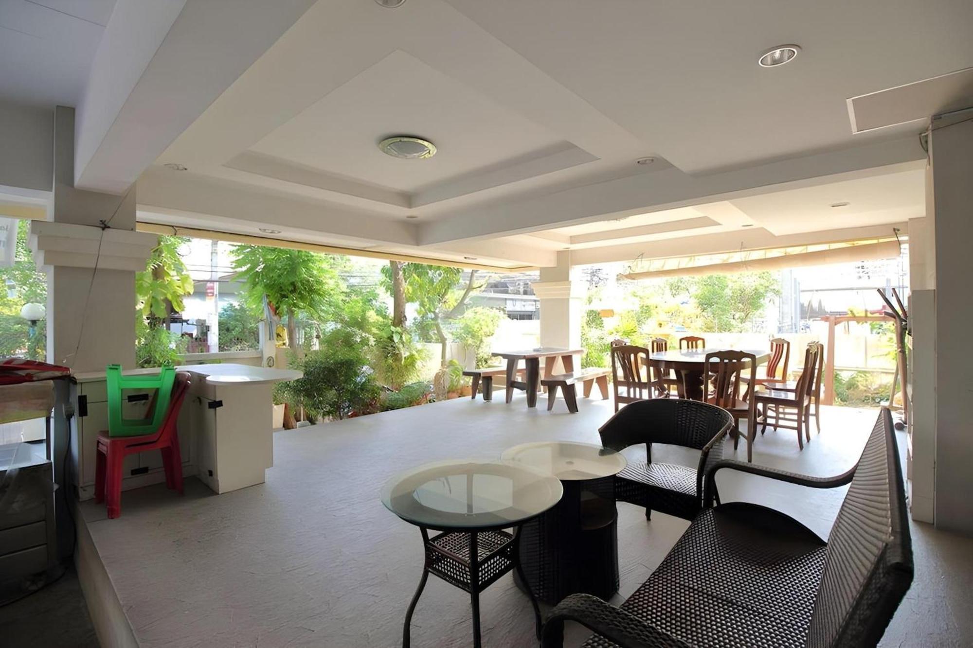 Super Oyo 498 Ladawan Villa Bangkok Ngoại thất bức ảnh